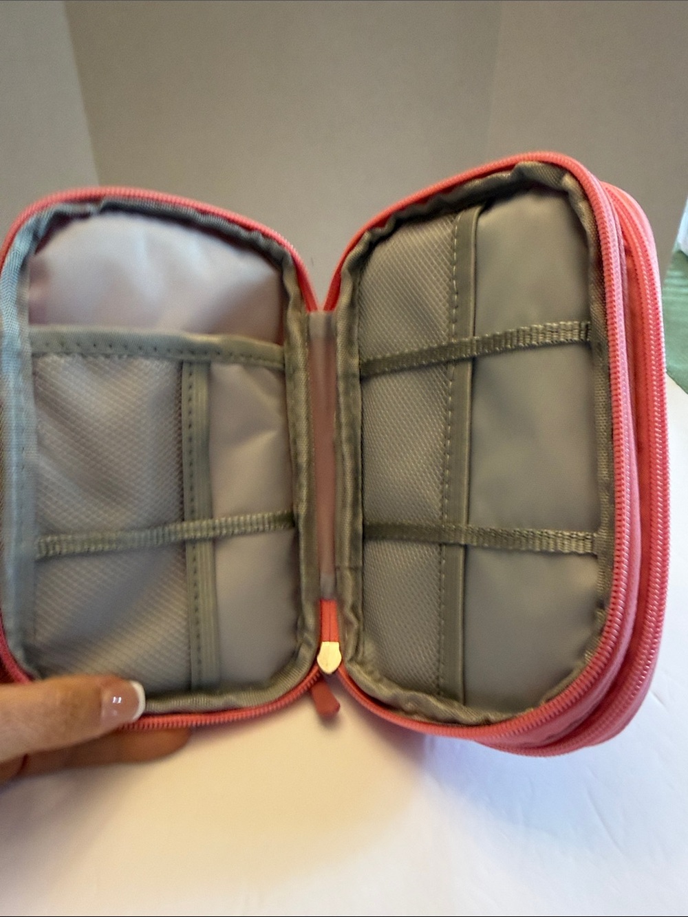 Travel Organizer 7.5” x 4.5” x 2” Deep - Picture 7 of 9